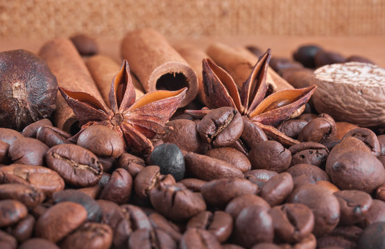 Coffee, cinnamon, anise, nutmeg © olexandrlozovyi