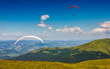 Skydiving extreme over the mountains