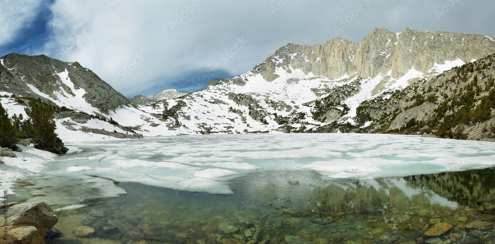 Wall mural iced ruby lake, california