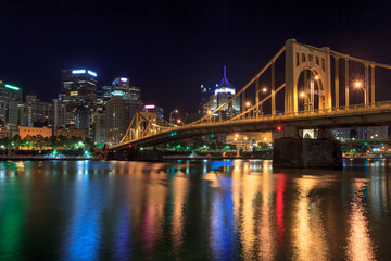 Fototapeta na wymiar Pittsburgh night skyline reflection