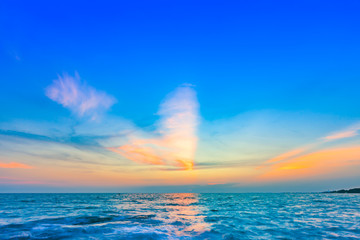 Fototapeta na wymiar beautiful sunset at the sea with colorful shading sky