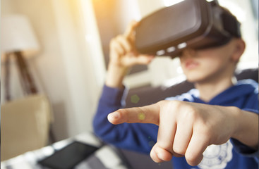 Obraz na płótnie Canvas Virtual reality technologies (shock through viewing) 