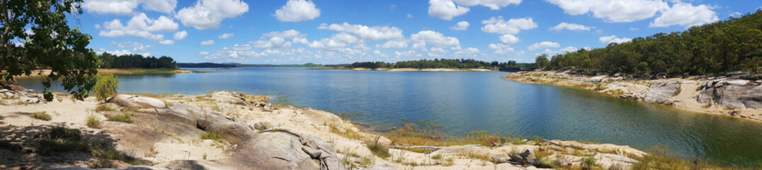 Fototapeta na wymiar Lake Tinaroo Dam Queensland panorama view