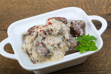 Chicken hearts in cream souce