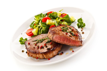 Grilled steak with vegetables