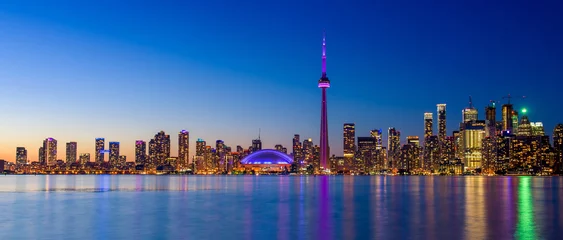 Poster De stadshorizon van Toronto bij nacht, Ontario, Toronto © Tharanga