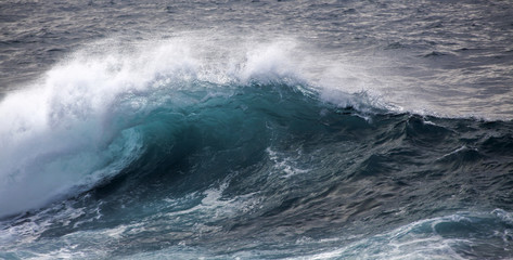 powerful ocean wave breaking