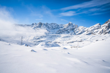Fototapeta na wymiar Italian Alps in the winter