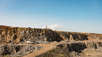panorama kopalnia odkrywkowa © BlackMediaHouse
