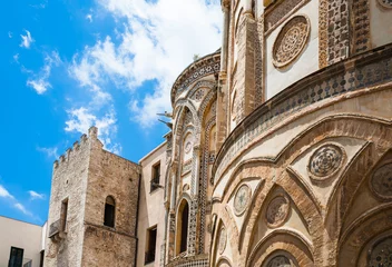 Fotobehang building of Norman cathedral Duomo di Monreale © vvoe