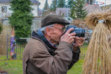 Photographer, Snaper, old man, garden, camera, cam, senior, Age, active man, old-age pensioner, reed, witch