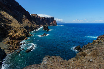 Schroffe Küste von Madeira