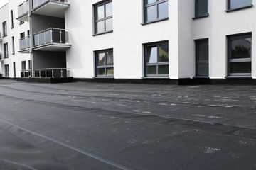 Flachdachabdichtung mit Bitumen (Waterproofing flat roof with bitumen)