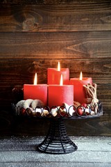 Adventskerzen und Weihnachtsplätzchen - Grußkarte - Adventszeit