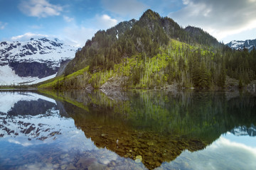 Fototapeta na wymiar Goat Lake Washington State USA