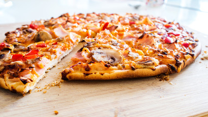 pizza with ham and mushrooms