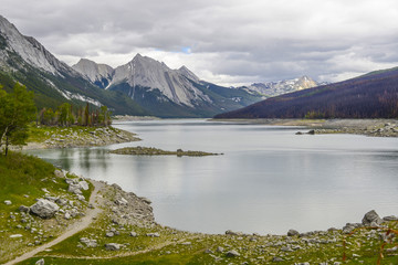 Fototapeta premium Medicine Lake in Alberta Canada