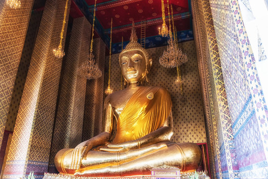 Buddha at Wat Kalayanamit, Bangkok, Thailand