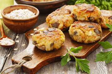 Vegetable cutlets with mushrooms