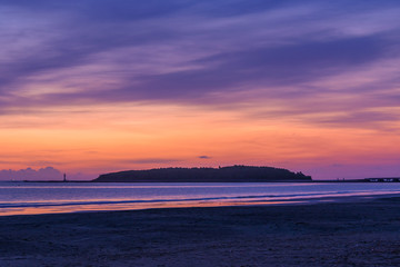 青島海岸の夜明け