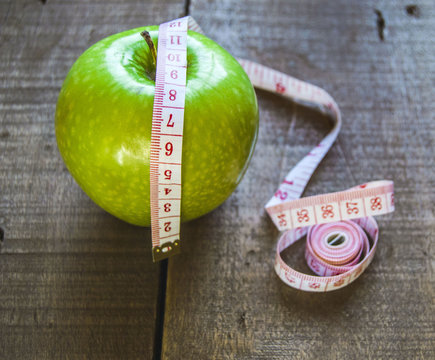 Weight loss, green apple and slimming, weight loss with apple, benefits of green apple, weight loss, healthy life.
