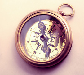 Fototapeta na wymiar Vintage metal compass