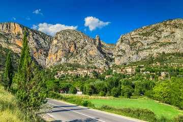 Fototapeta na wymiar Famous Moustiers Sainte Marie village in Provence region, France, Europe