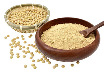 きな粉と大豆   KINAKO（Soybean flour) and soybeans