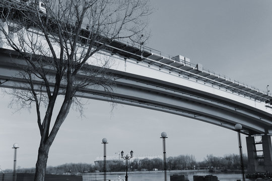 Fototapeta Brige black and white