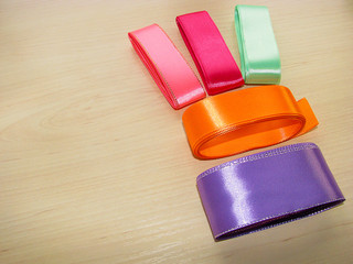 Color ribbon coils