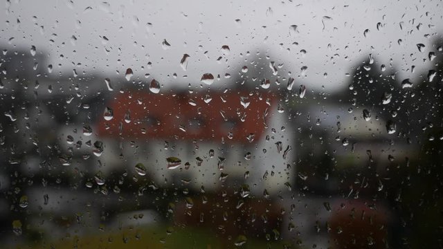 Regen an Fensterscheibe