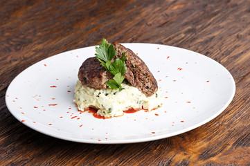 cutlets with mashed potatoes
