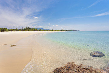 Fototapeta na wymiar Beautiful sand and sea, tropical beach in phang nga thailand