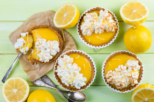Lemon meringue mini pies