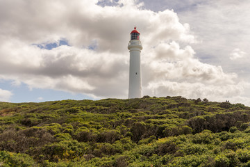 Fototapeta na wymiar Magnifique phare blanc en Australie