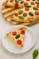 fresh pizza margherita