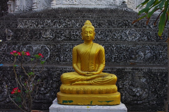 gold buddha image.