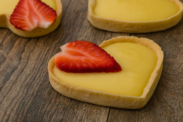 heart shape vanilla tart