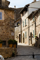 Gasse in Valldemossa (Mallorca)
