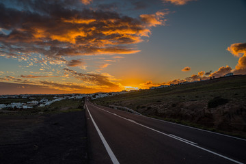Paesaggio desertico di sabbia vulcanica nel Parco Nazionale di Timanfaya in Lanzarote - Canarie
