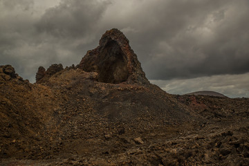 Paesaggio desertico di sabbia vulcanica nel Parco Nazionale di Timanfaya in Lanzarote - Canarie
- 141268856