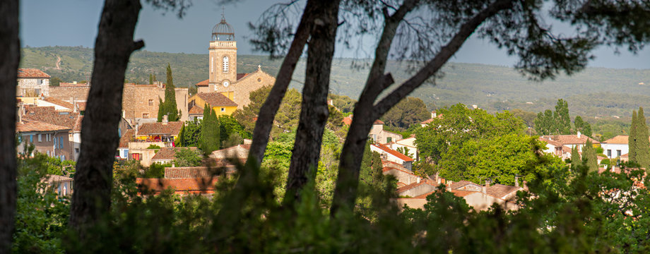 Vue du village de Puyloubier
