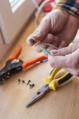 Cleans electrician wire pliers