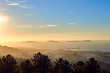 Paisaje de la r&iacute;a de Vigo hasta las Islas C&iacute;es desde el Monte de los Pozos de Vigo