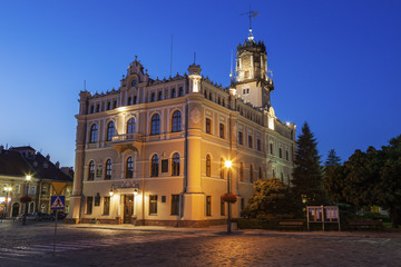 Fototapeta na wymiar City Hall on Market Square in Jaroslaw