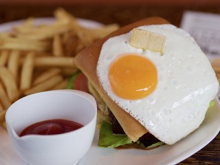 Fototapeta premium Sunny side up egg and Icelandic hamburger , the summer of reykjavik, Iceland