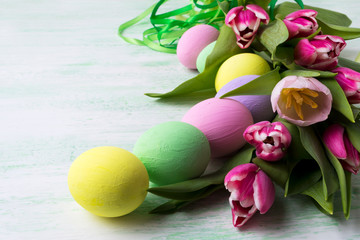 Obraz na płótnie Canvas Easter table centerpiece with eggs
