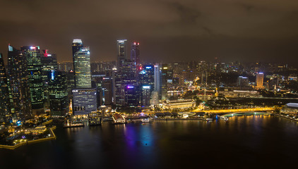 Obraz na płótnie Canvas Singapur bei Nacht
