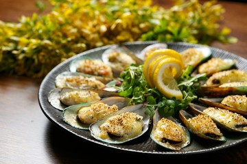 Grilled Mussels 홍합찜