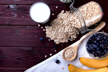 Oatmeal flakes with blueberry